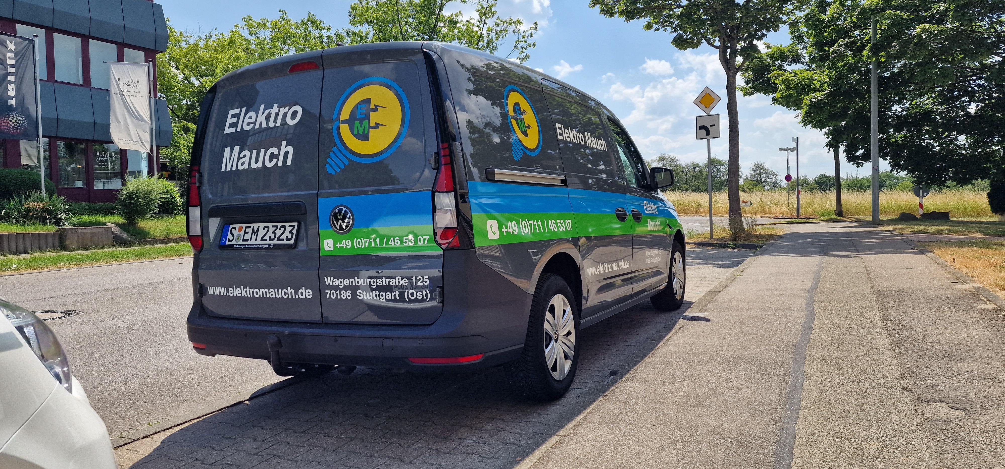 Fahrzeug-Werbung-Elektriker-Echterdingen-Beschriftung-Auto