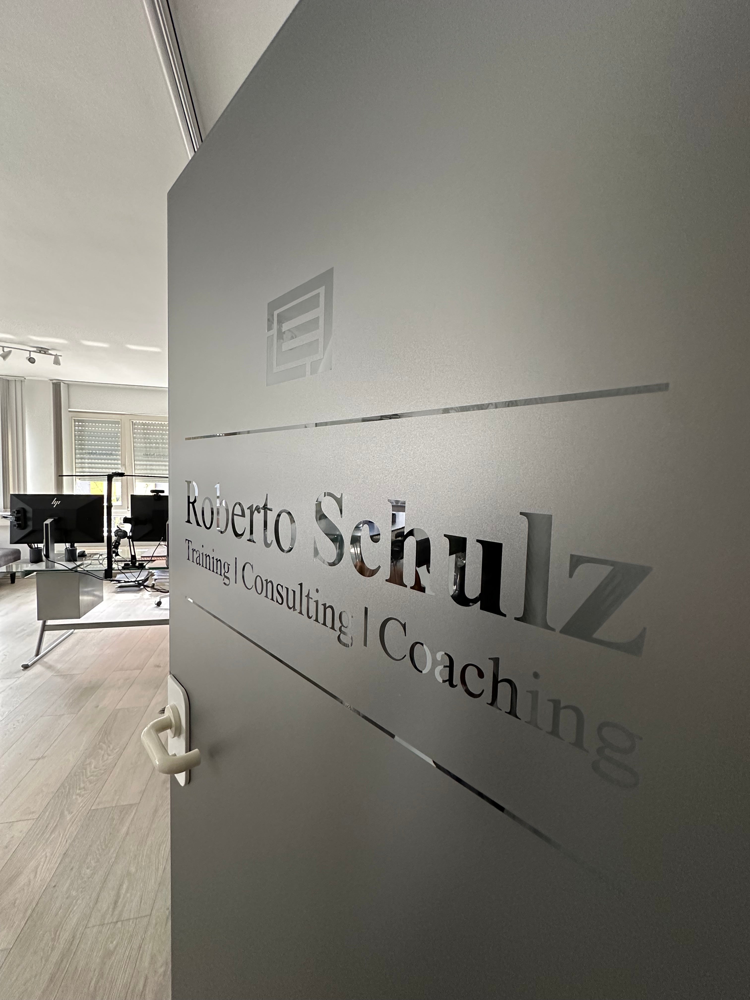 Milchglasfolie-Büro-Sichtschutz-Sonnenschutz-Scheiben-Folieren-Fildercopy-Stuttgart